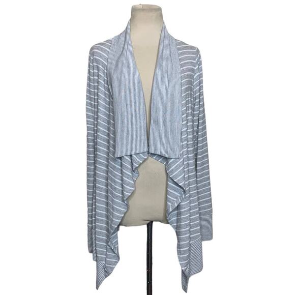 Romeo & Juliet gray striped long sleeves open front cardigan size M - Picture 1 of 9
